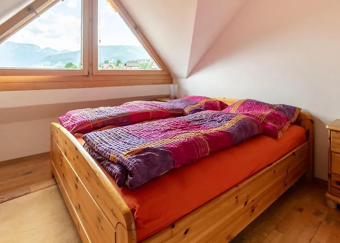 In Near Slopes Daire *